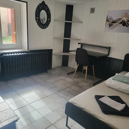 L'escale Atypique 3 Clermont-ferrand, Parking شقة